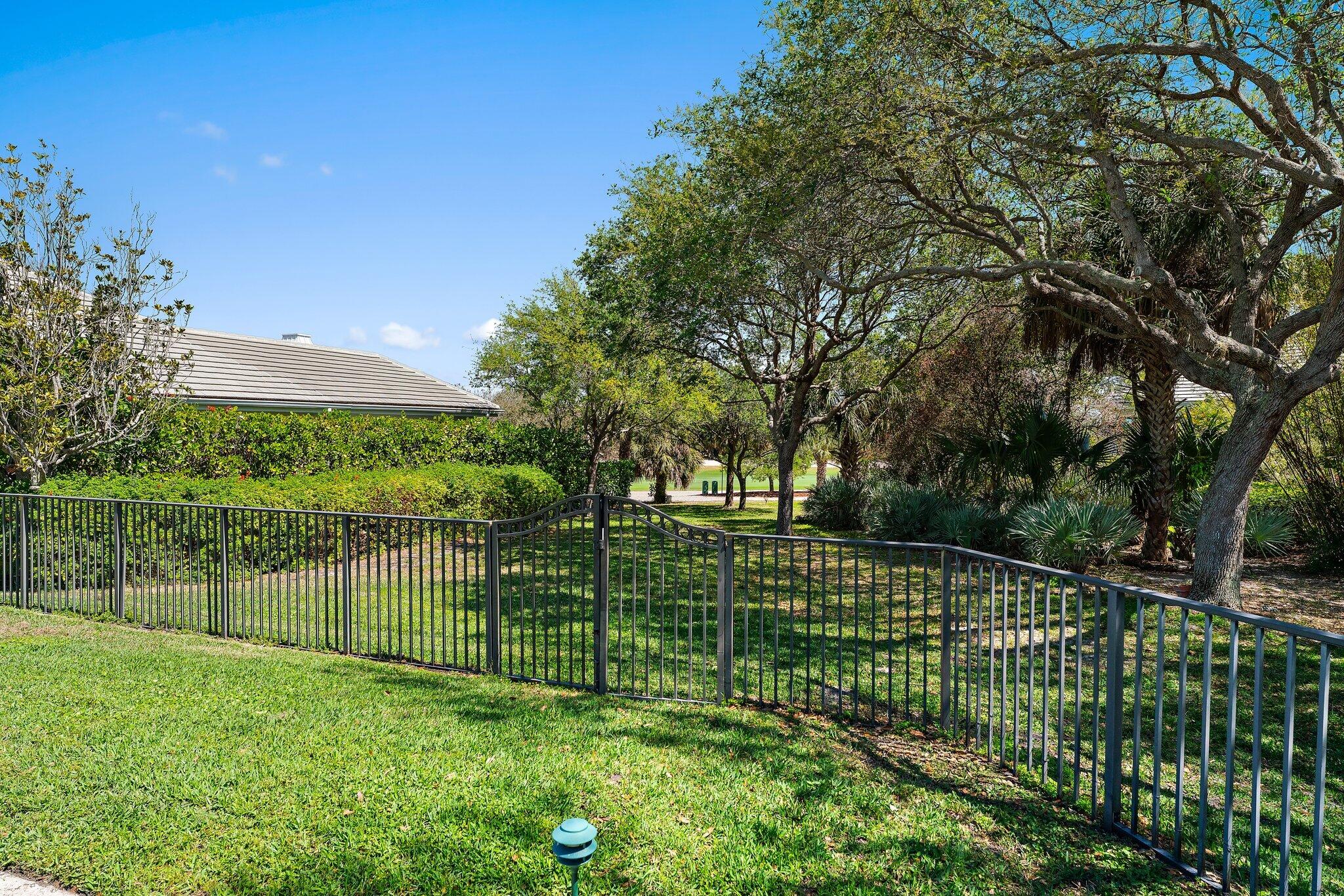 Jupiter Hills Village - Residential