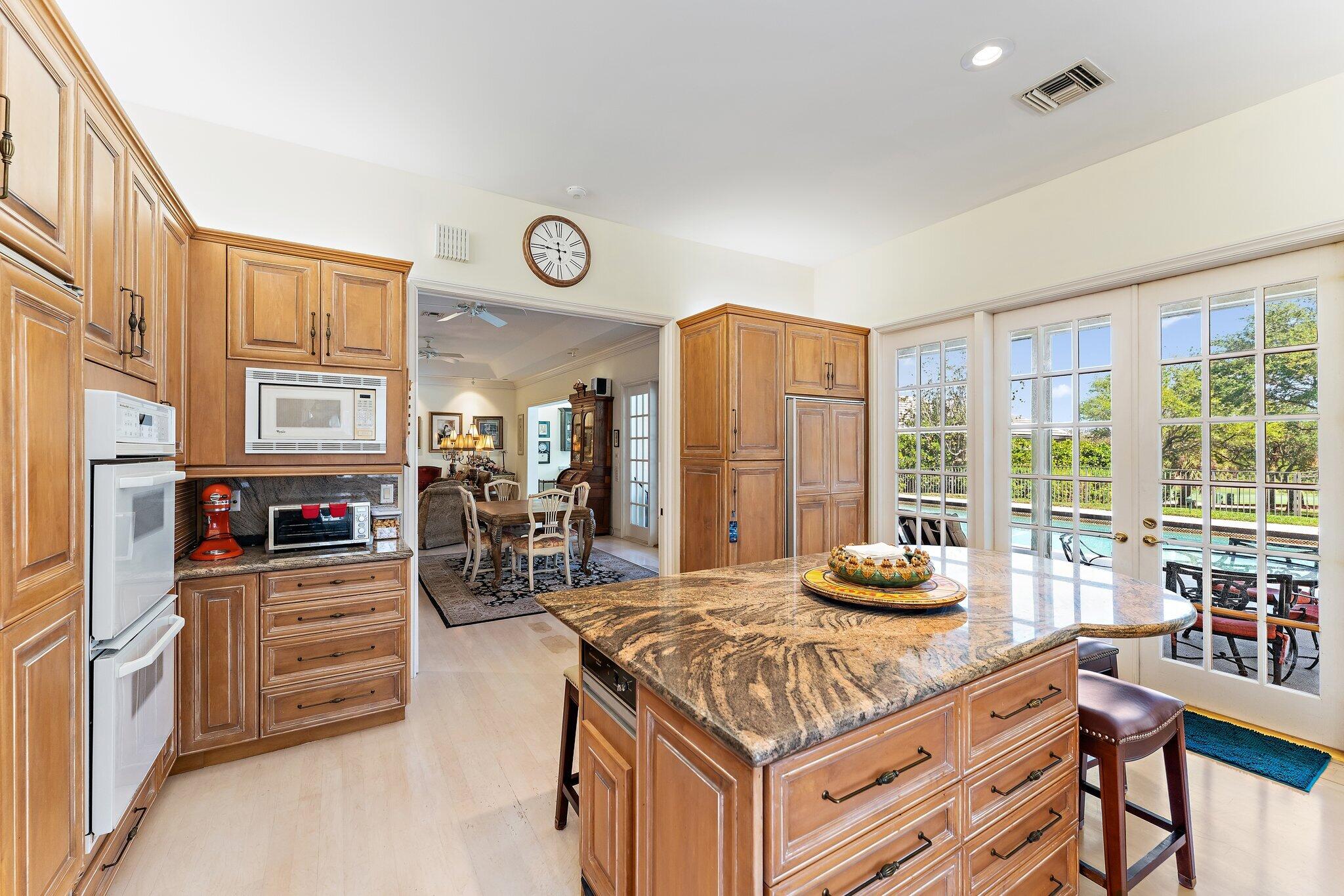 Jupiter Hills Village - Residential