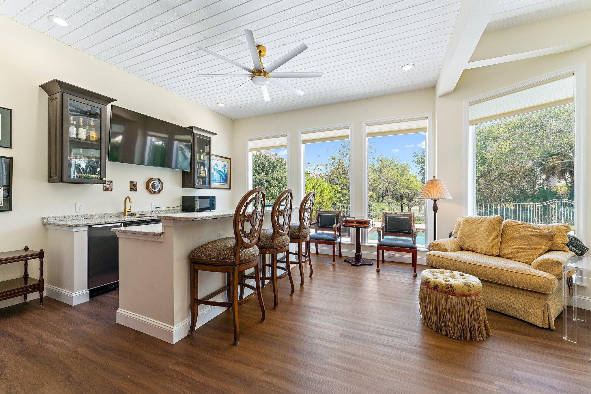 Jupiter Hills Village - Residential