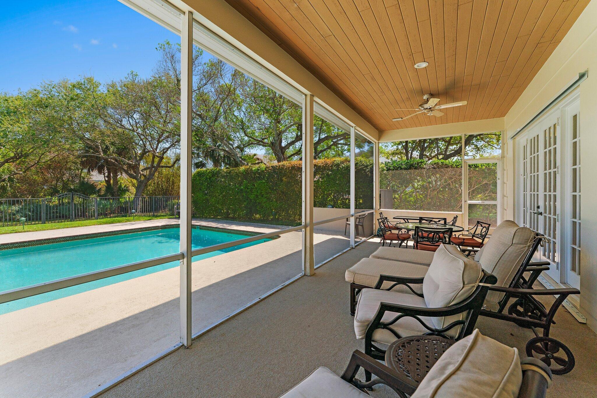 Jupiter Hills Village - Residential