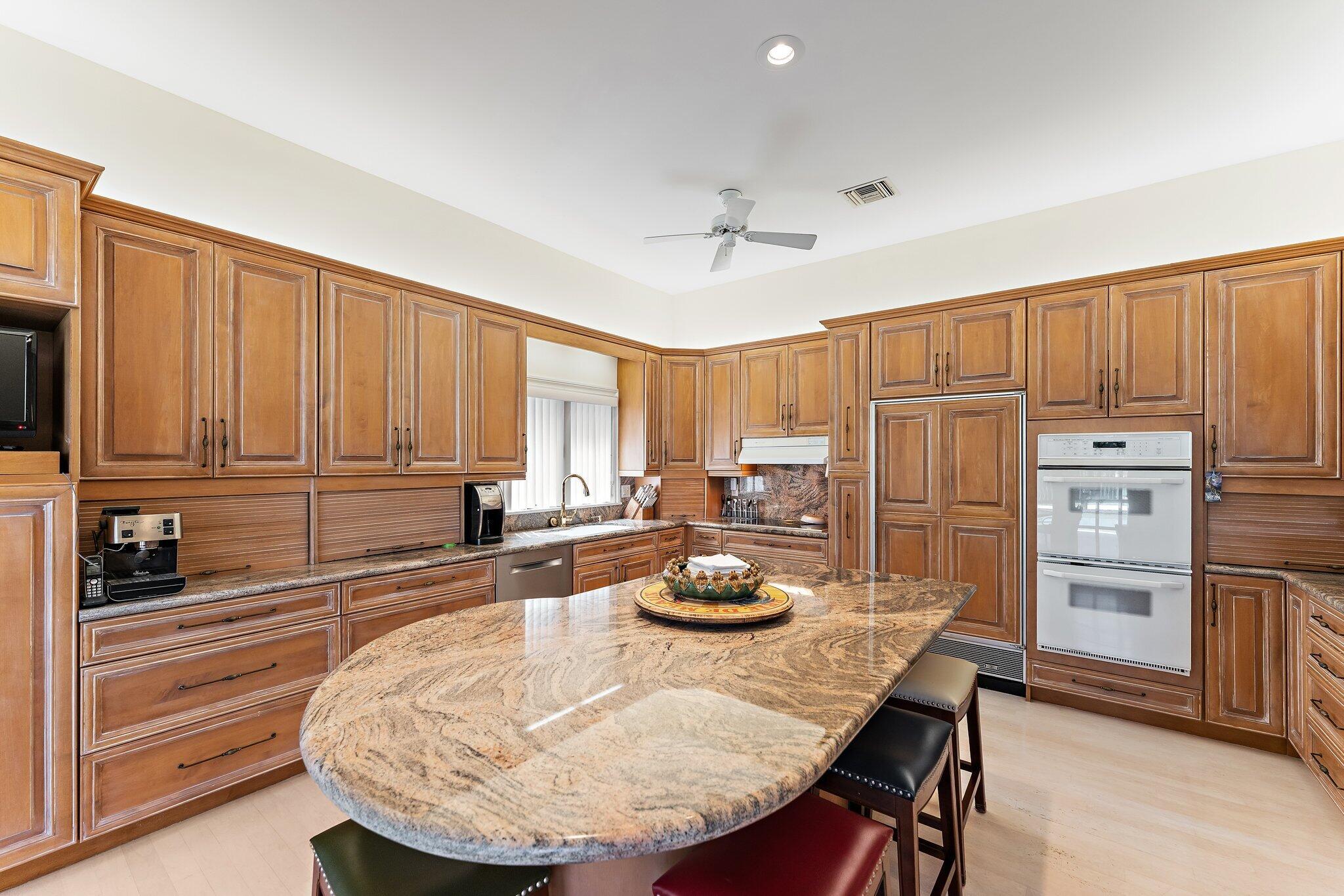 Jupiter Hills Village - Residential