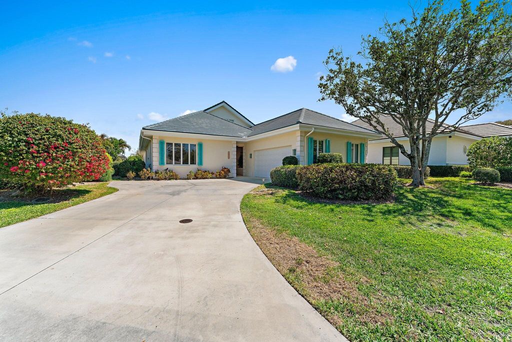 Photo of 18515 SE Prestwick Lane, Tequesta, FL 33469 (MLS # B26005823)