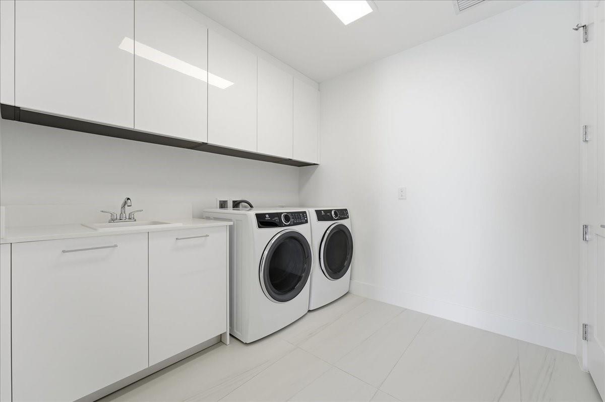 SELENE OCEANFRONT - Residential