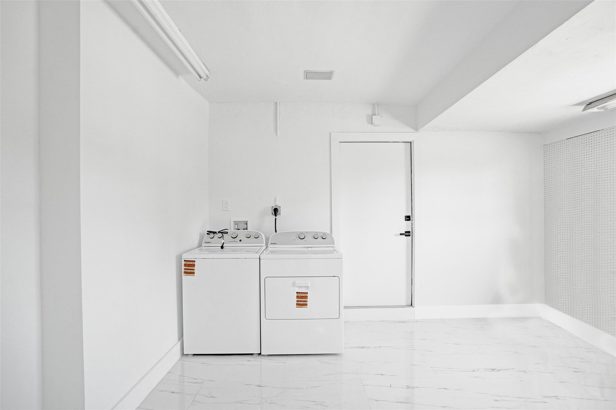 CORAL MANOR - Residential