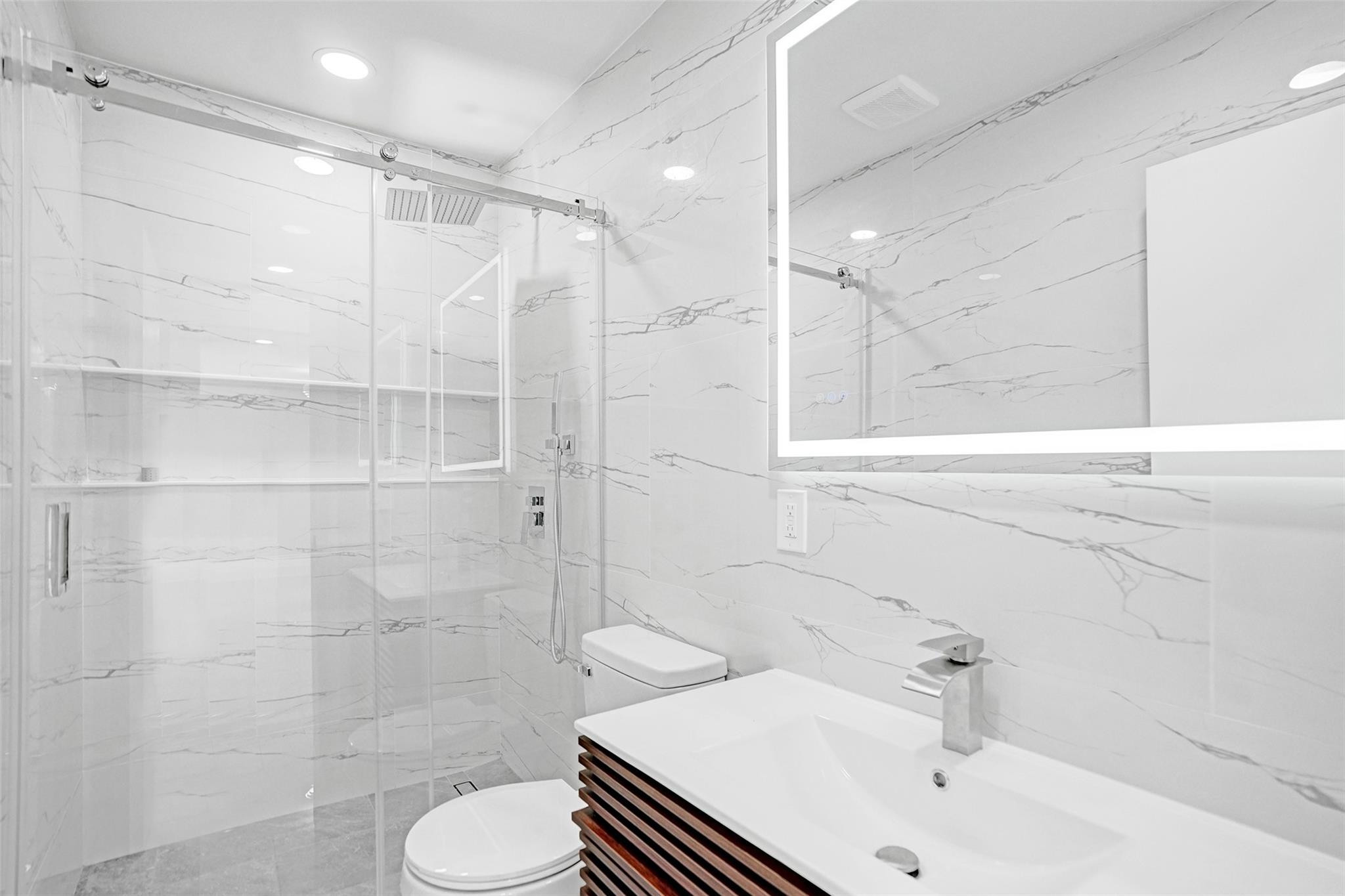 CORAL MANOR - Residential