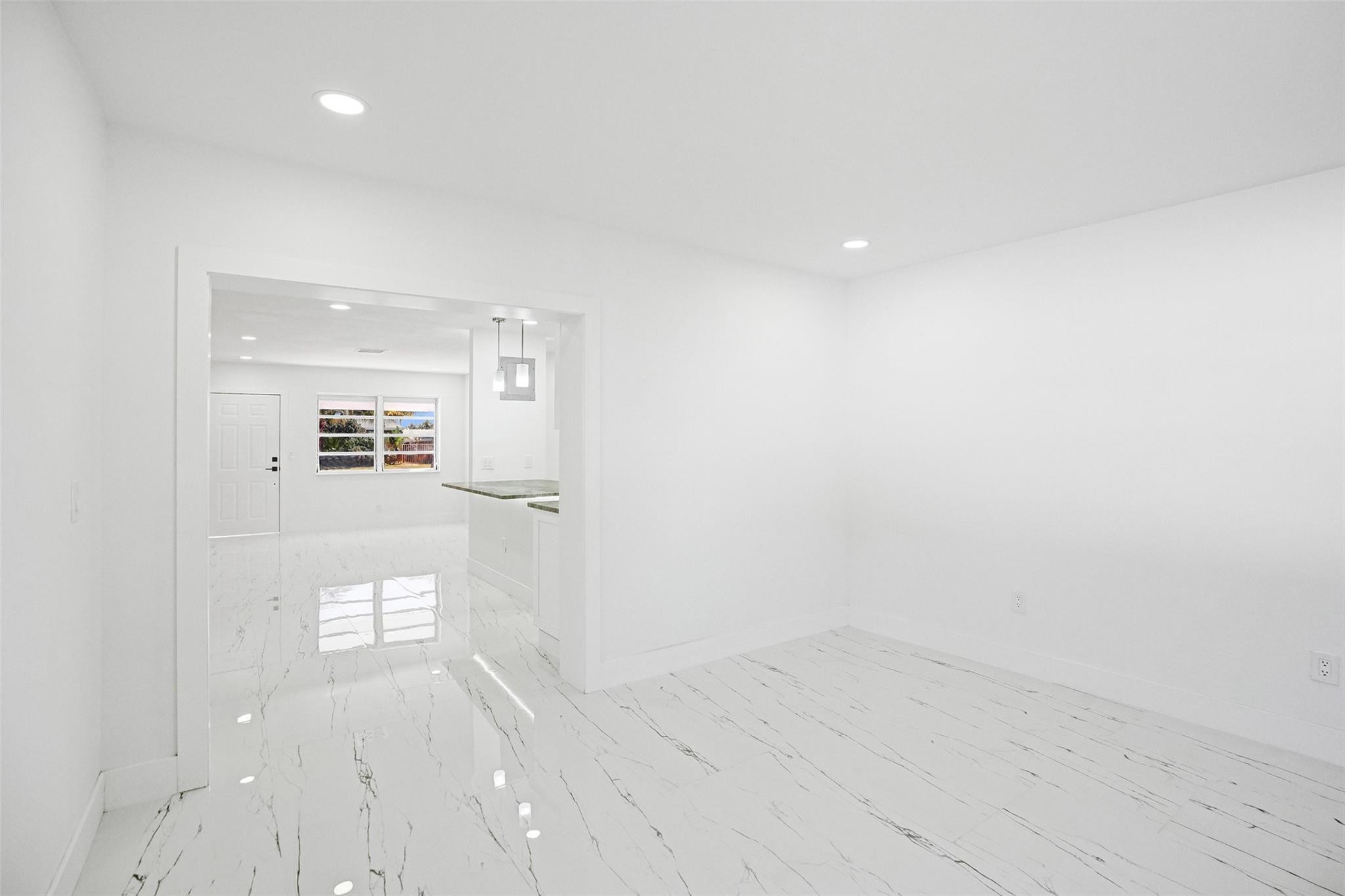 CORAL MANOR - Residential