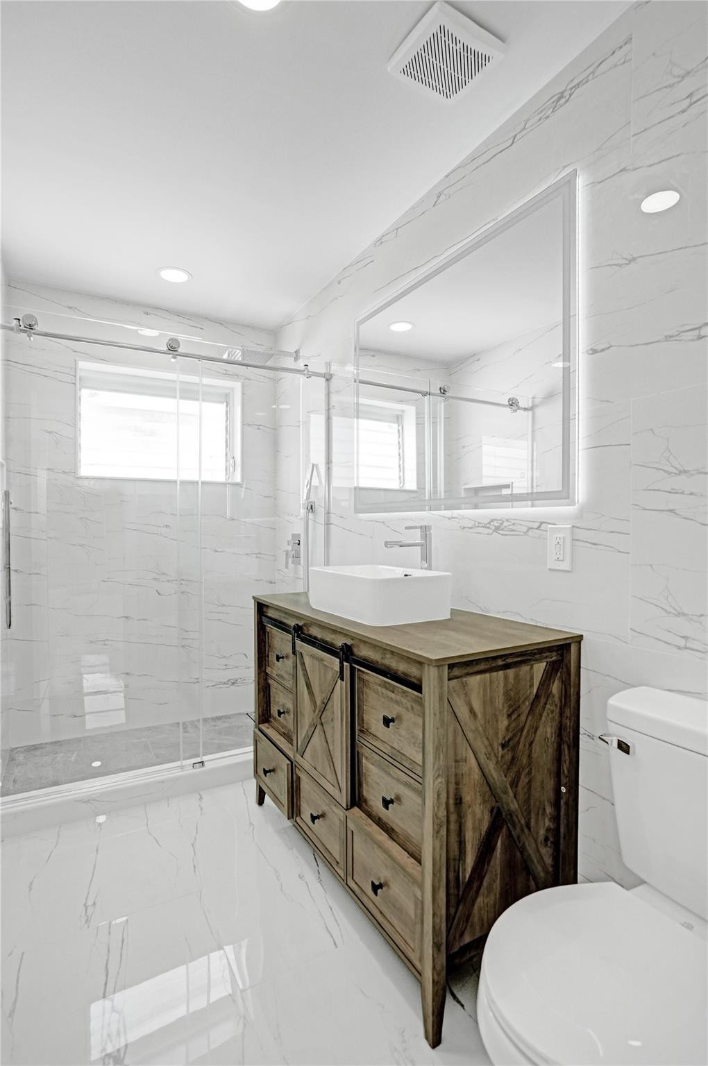 CORAL MANOR - Residential