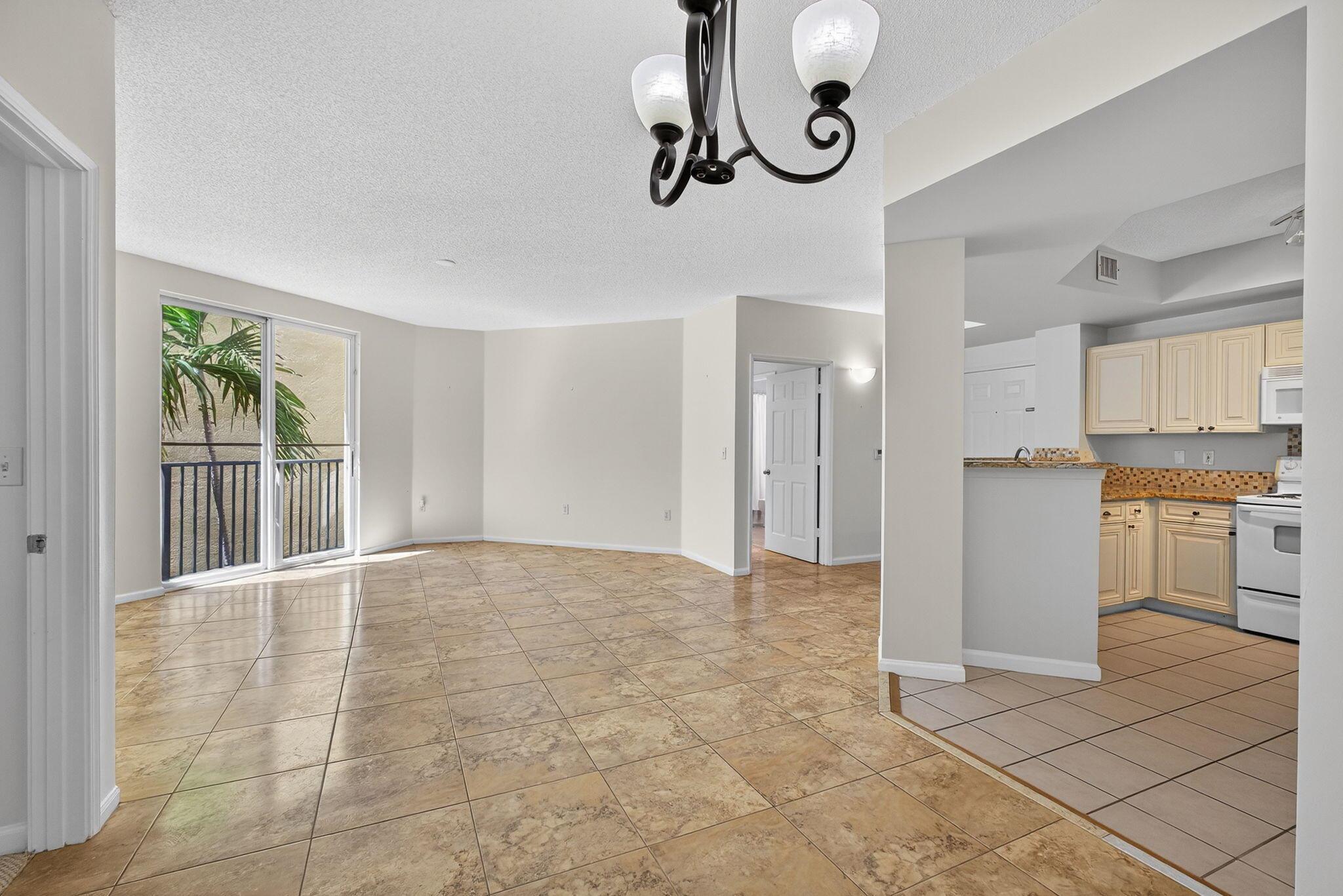 720 S Sapodilla Avenue 304