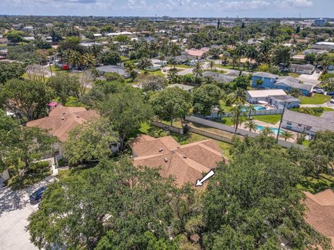 A home in Lake Clarke Shores