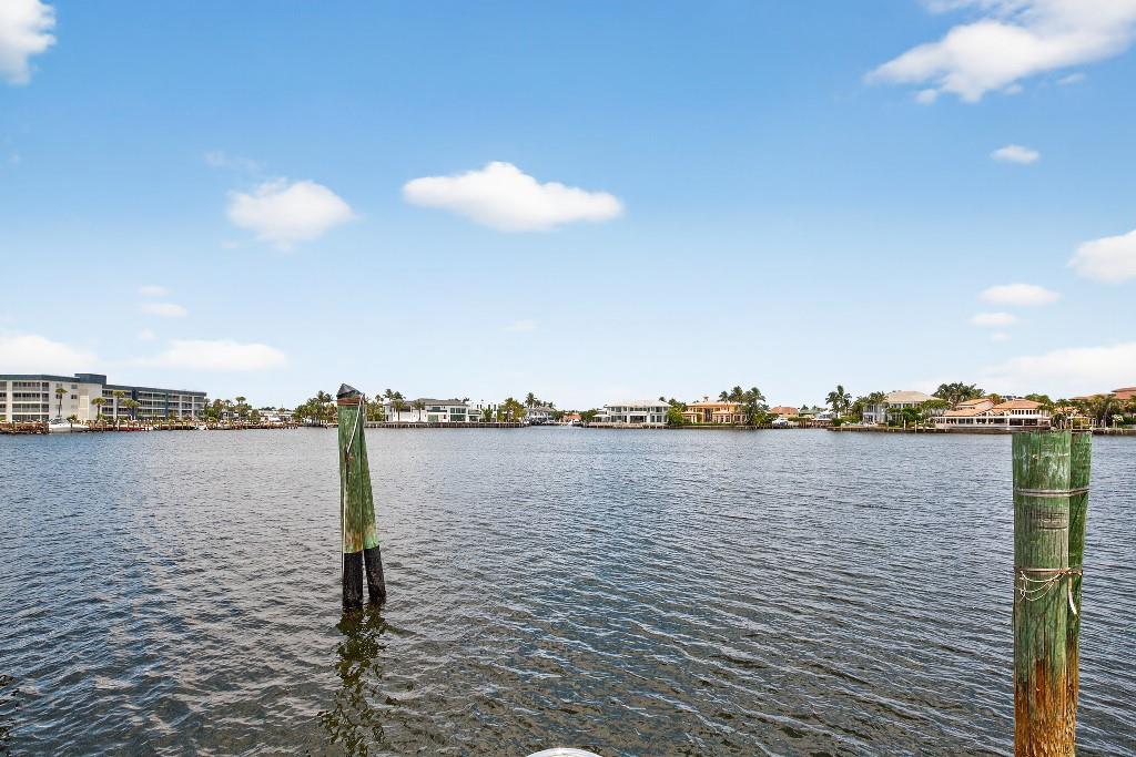 483 Pelican Way