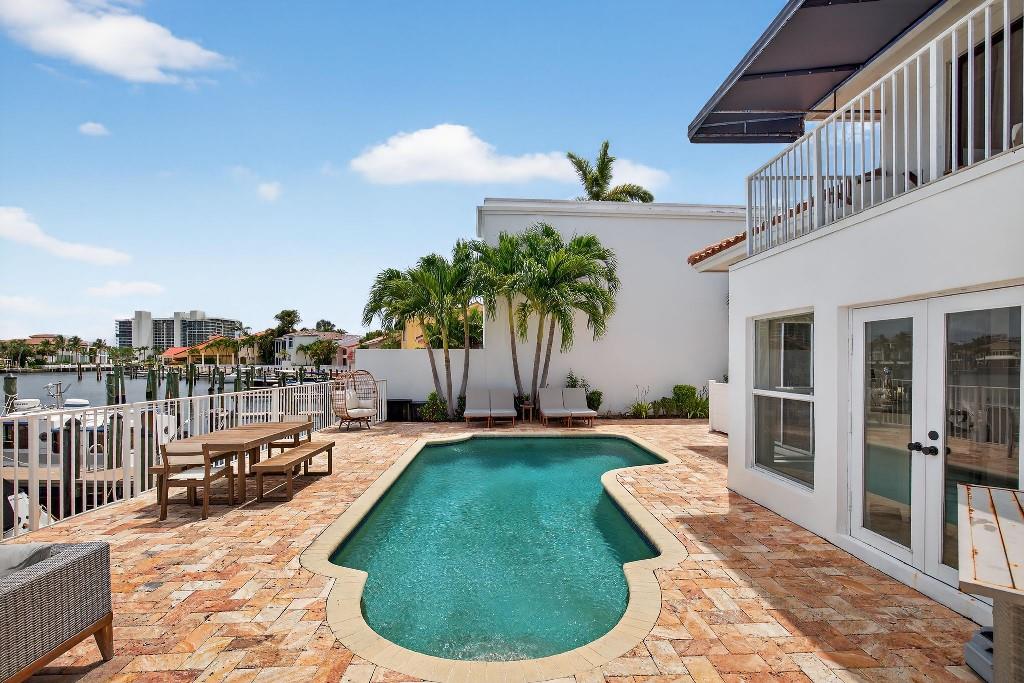 483 Pelican Way