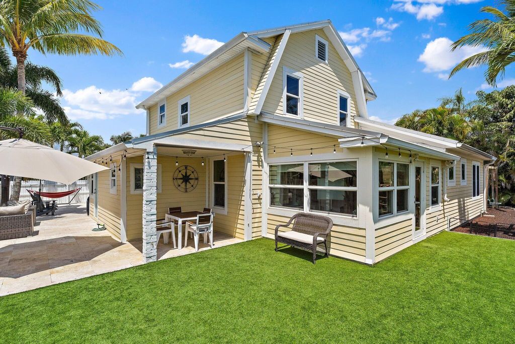 Photo of 715 Warren Drive, Jupiter, FL 33458 (MLS # R11086475)