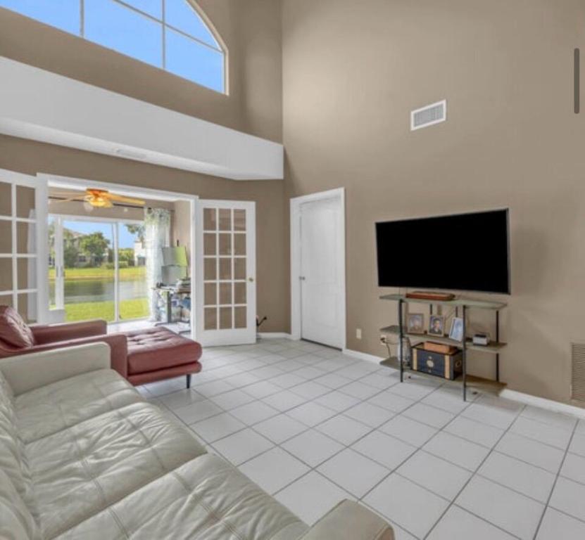 BOCA GARDENS - Residential