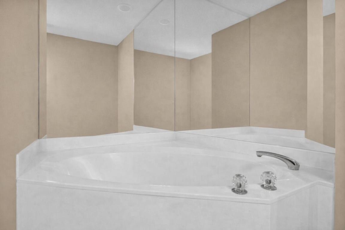 BOCA GARDENS - Residential