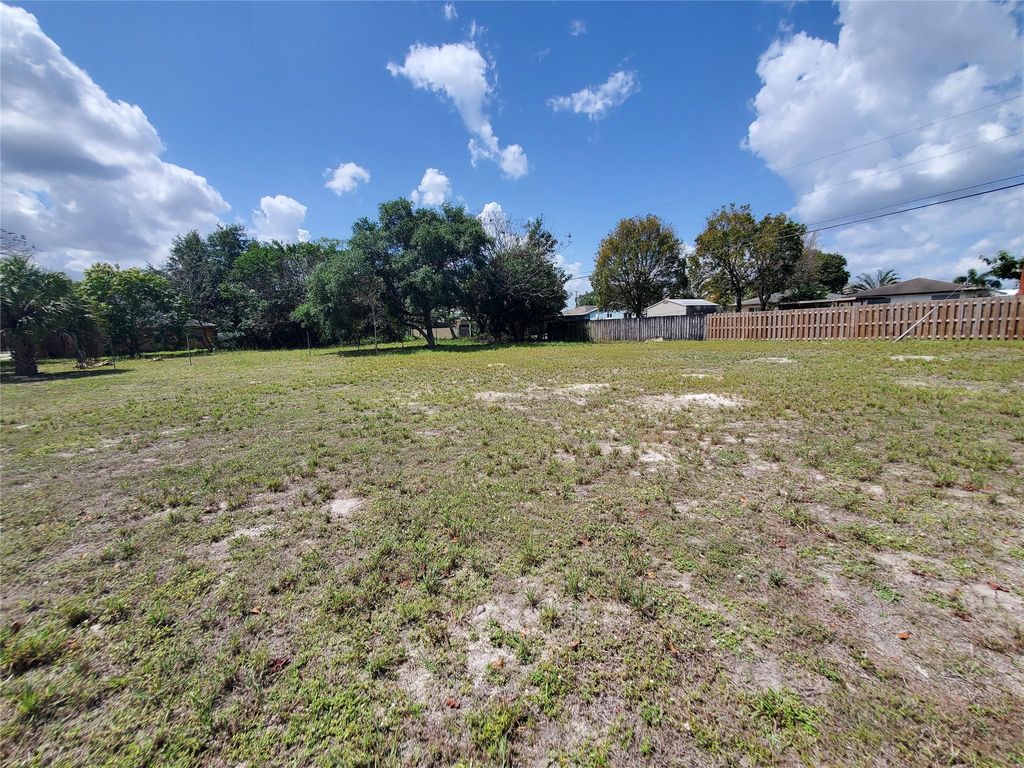 Photo of 56 SW Sw Avenue, Davie, FL 33314 (MLS # F10497956)