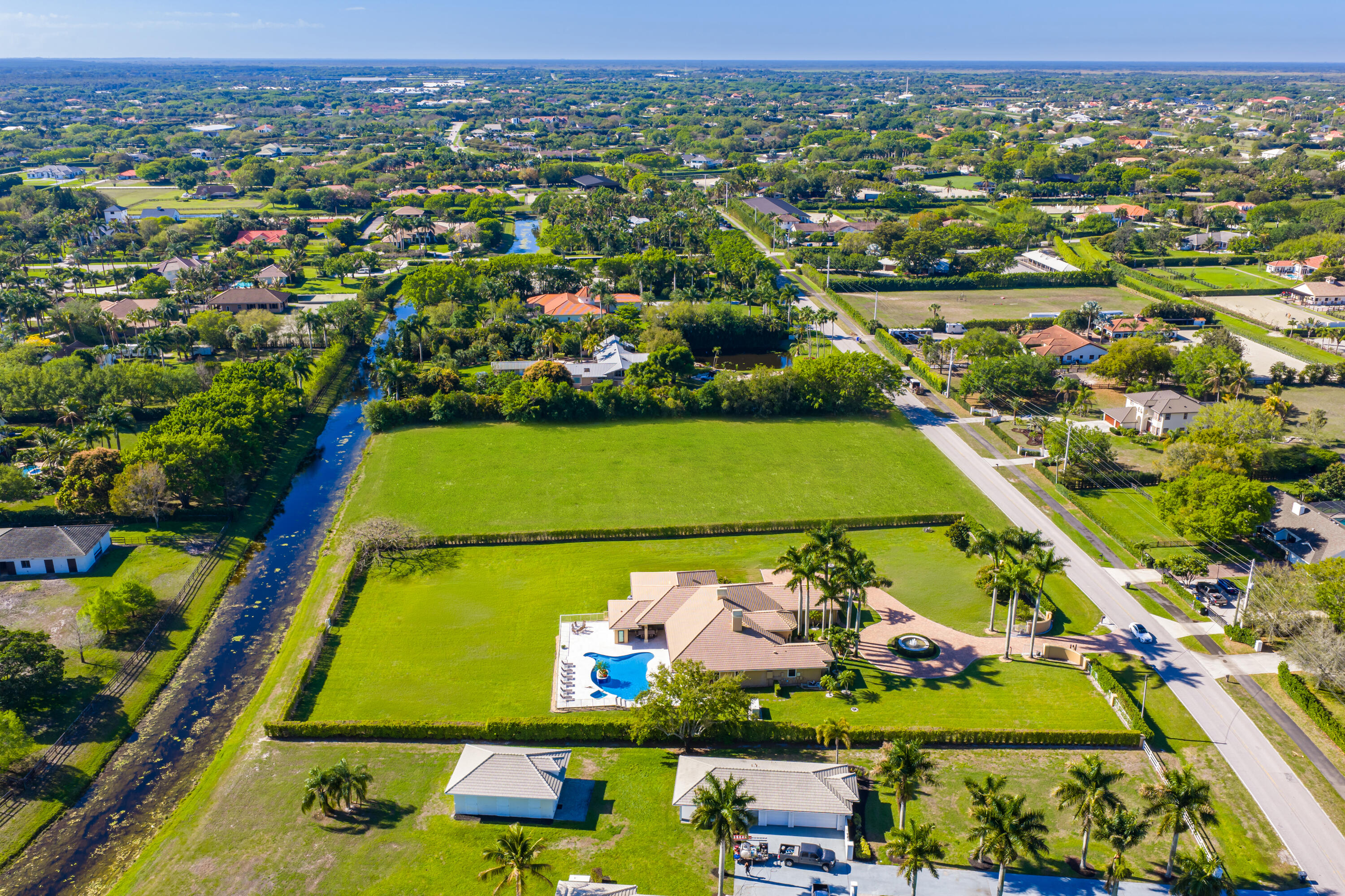 PADDOCK PARK 2 OF WELLINGTON - Residential