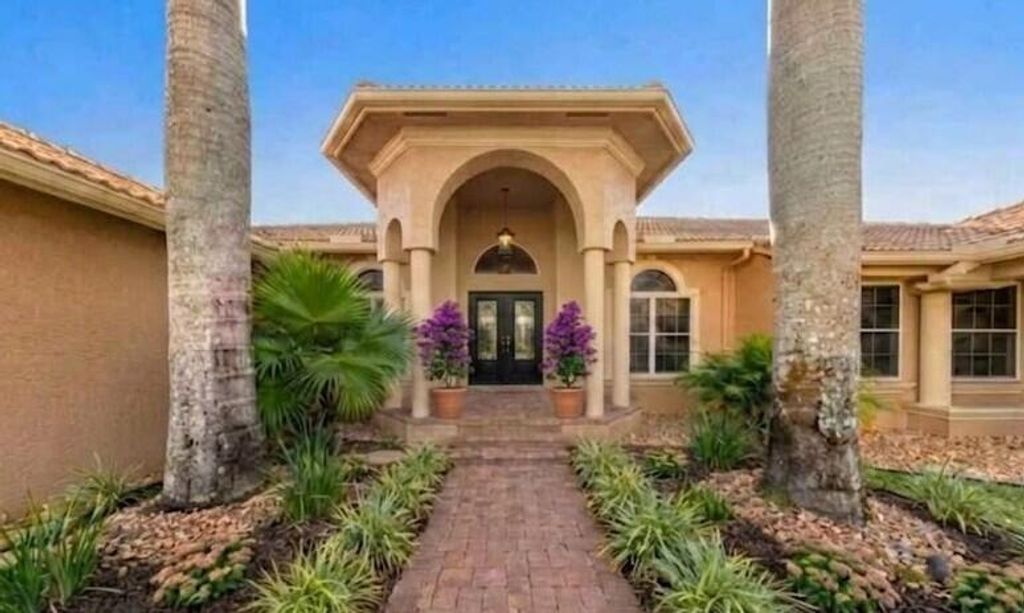 Photo of 14390 Wellington Trace, Wellington, FL 33414 (MLS # B26007191)