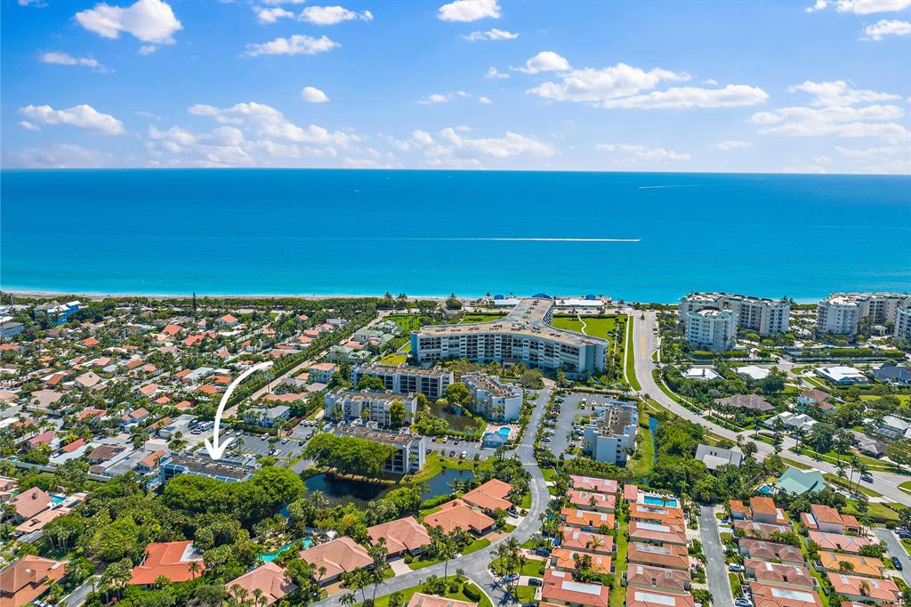 Beautiful 1 bedroom/1.5 bath first floor residence is located in a highly desirable Jupiter Ocean and Racquet Club community. Washer and dryer inside, no stairs. Walk or bike to the beach or lounge by community pool. Riverwalk, Harbourside, Carlin park, Maltz theater, numerous restaurants and shopping are within minutes. Your perfect getaway awaits!