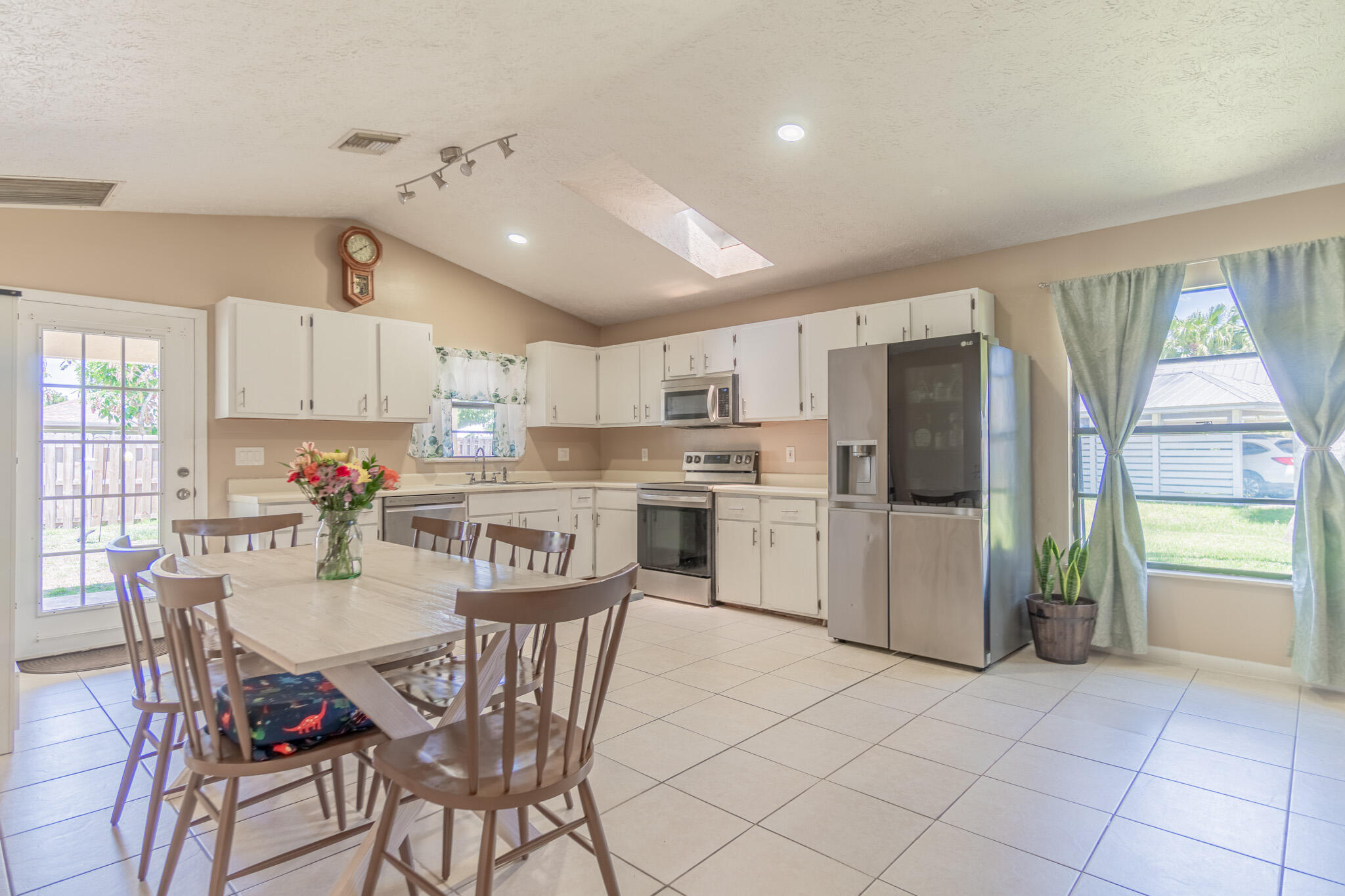 PORT ST LUCIE SECTION 19 - Residential