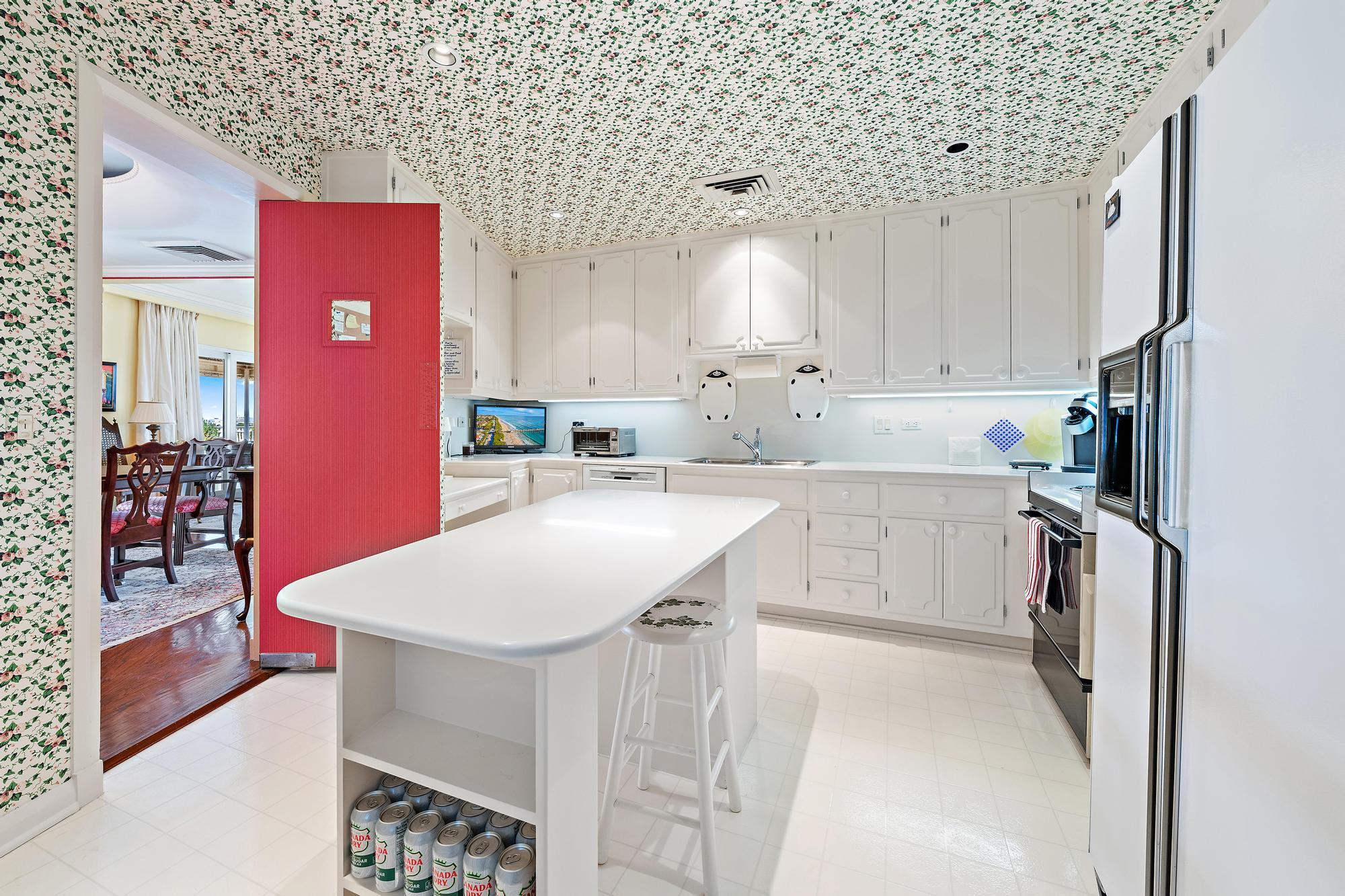 ONE ROYAL PALM WAY CONDO - Residential