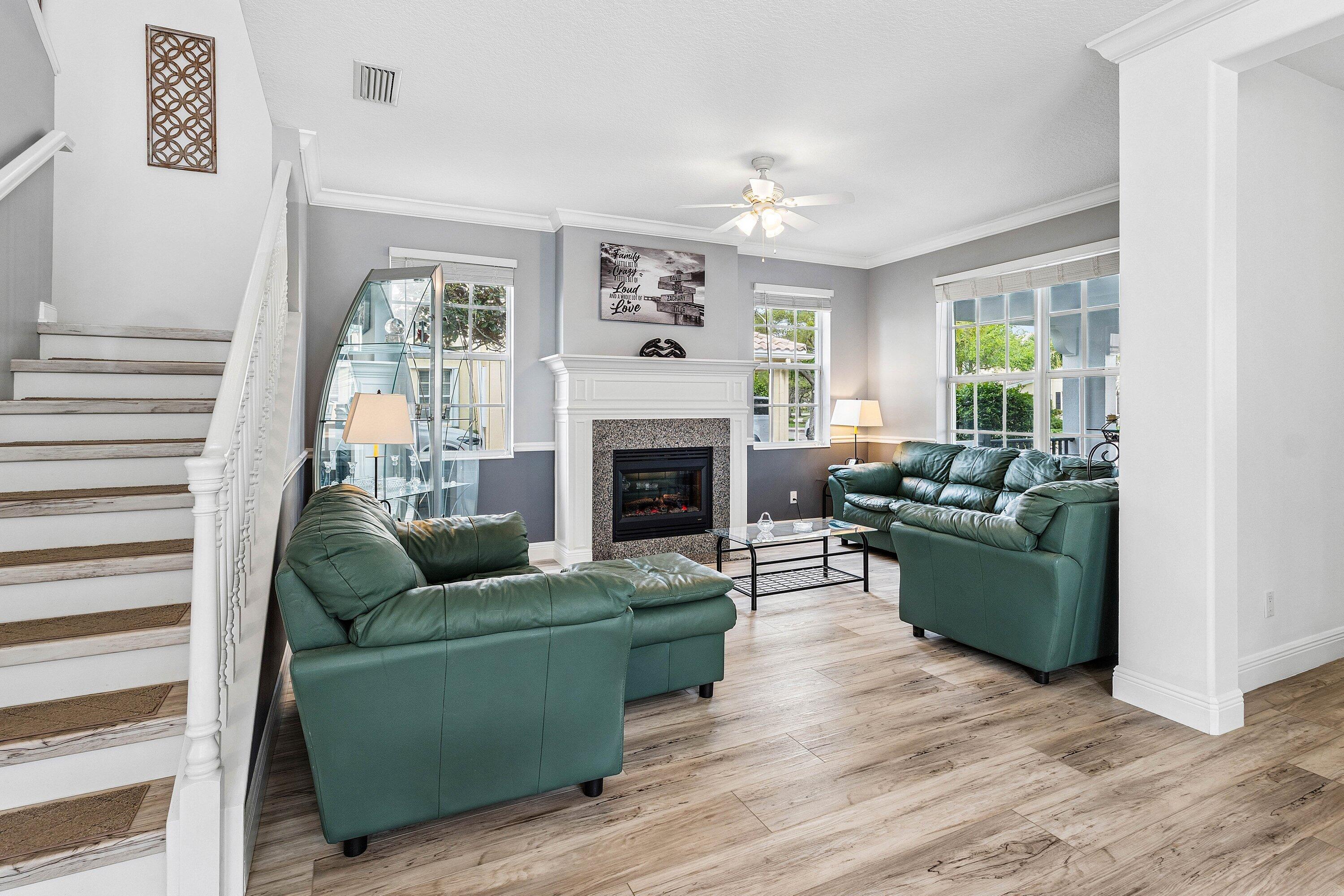 VILLAGEWALK OF WELLINGTON 4 - Residential