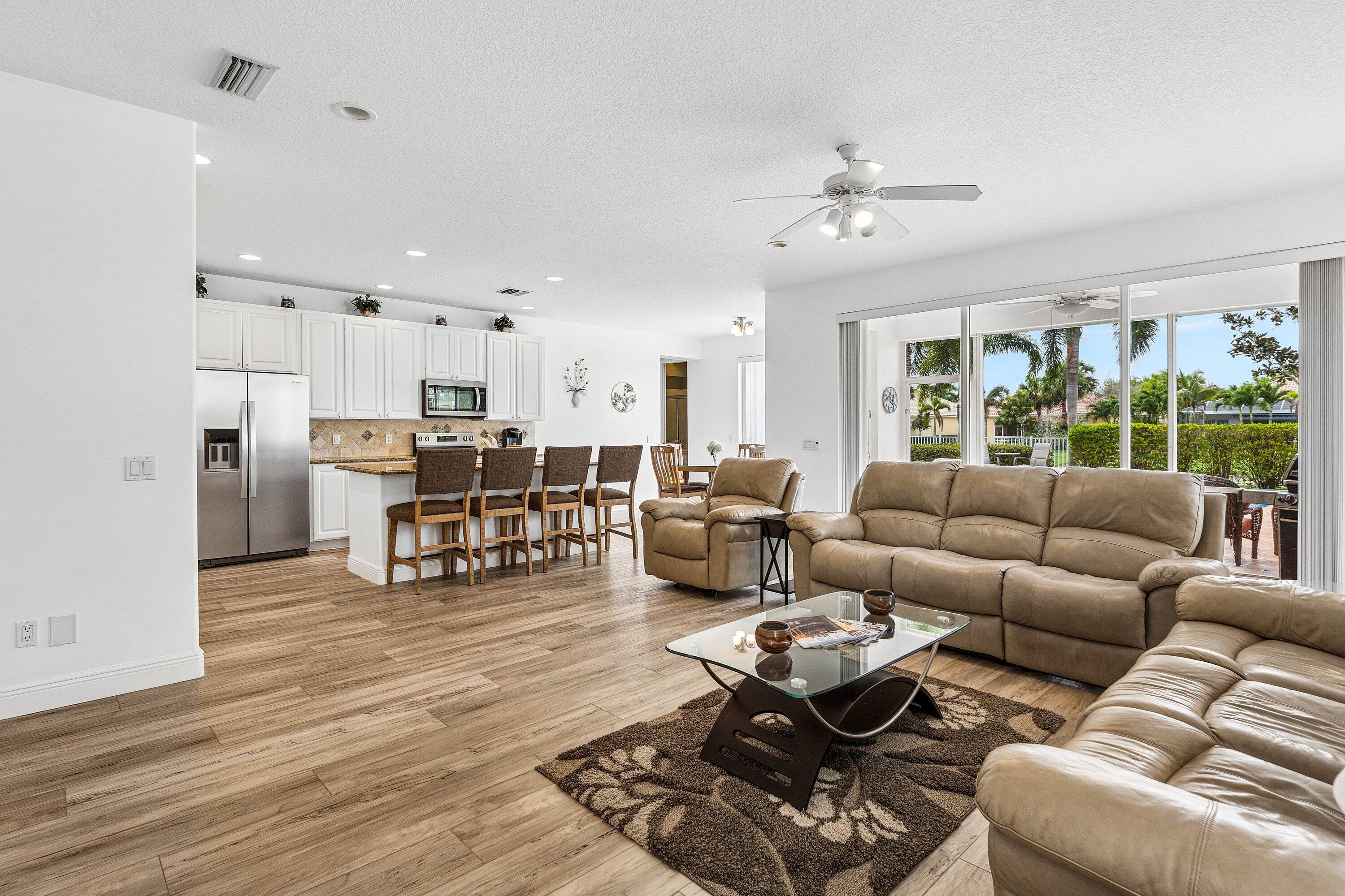 VILLAGEWALK OF WELLINGTON 4 - Residential