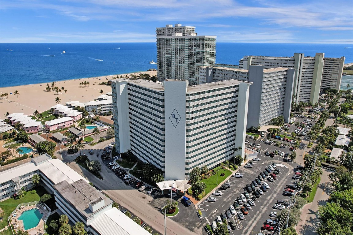 Breakwater Towers - Residential