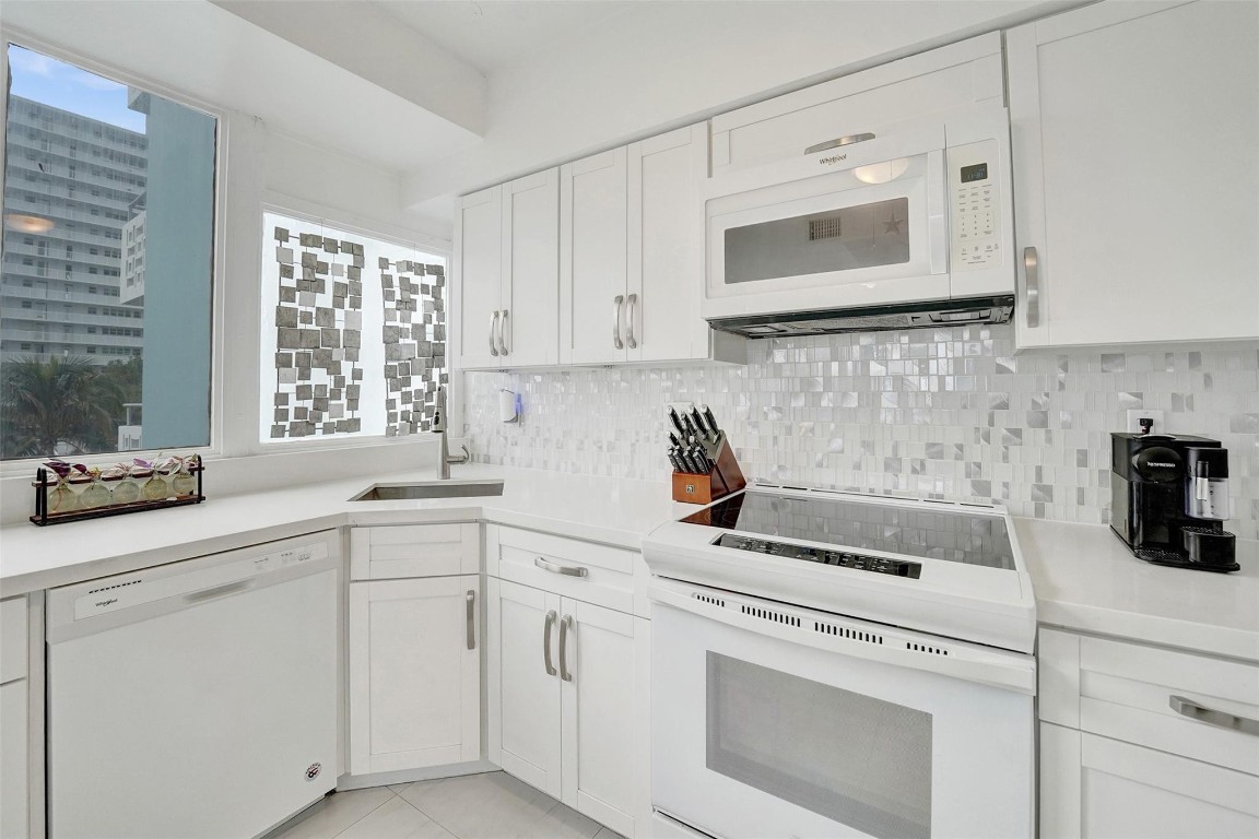 Breakwater Towers - Residential