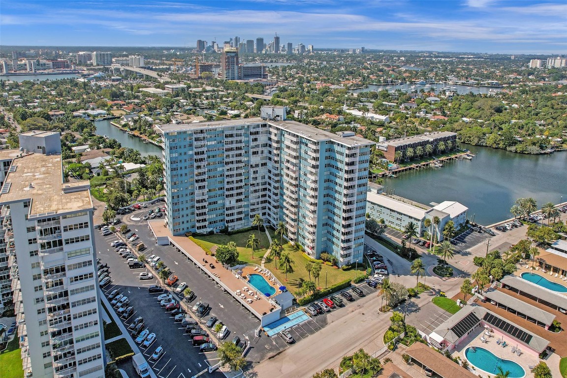Breakwater Towers - Residential
