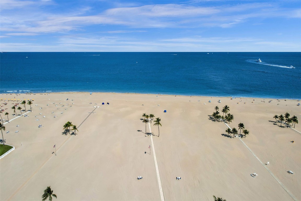 Breakwater Towers - Residential