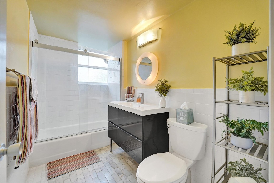 Breakwater Towers - Residential