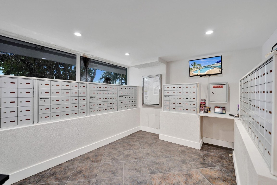 Breakwater Towers - Residential