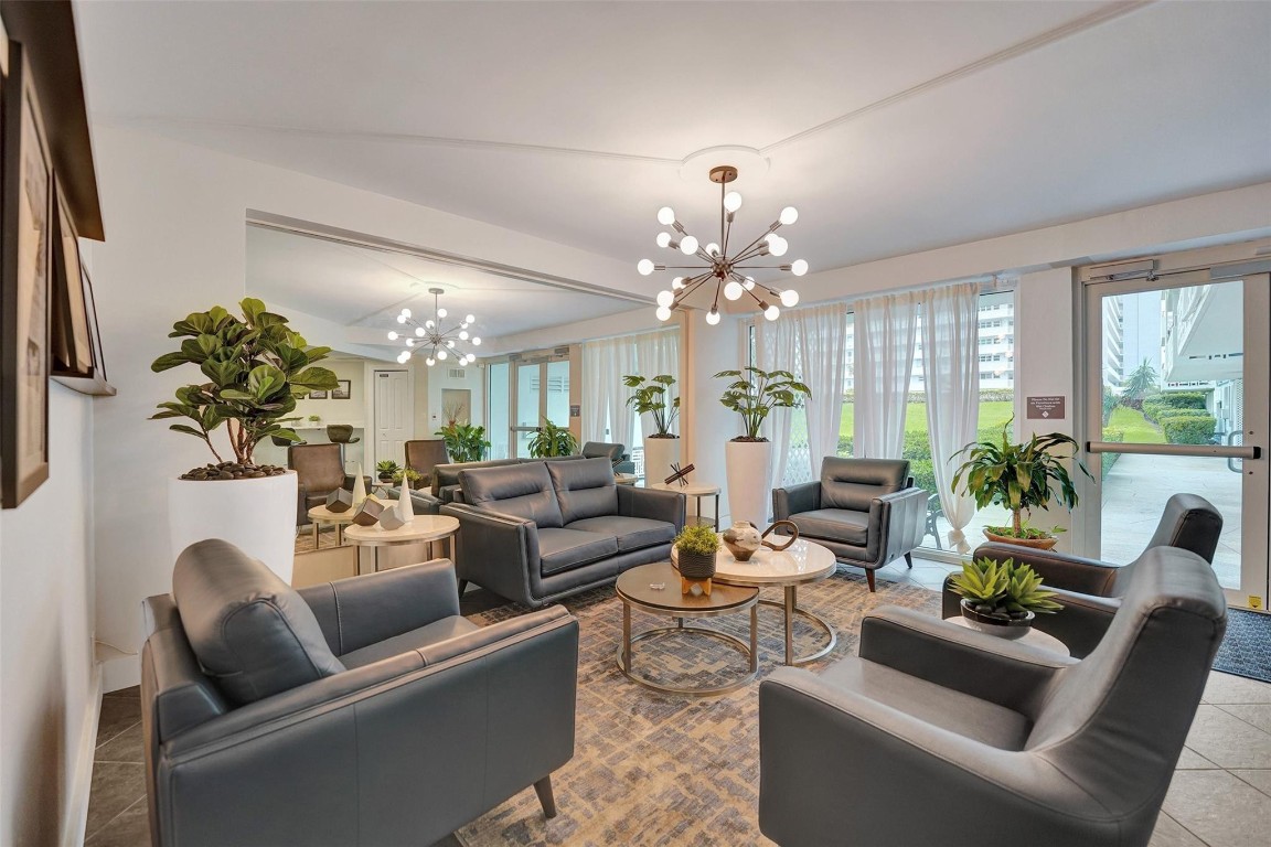 Breakwater Towers - Residential