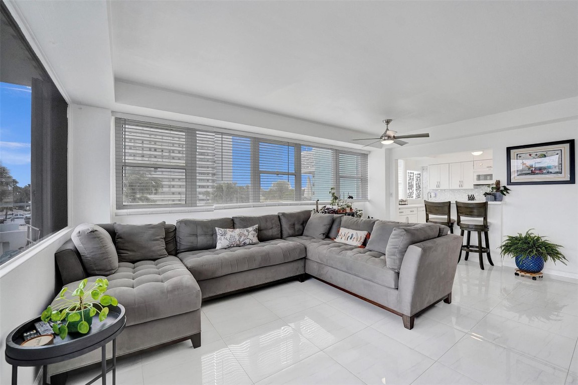 Breakwater Towers - Residential