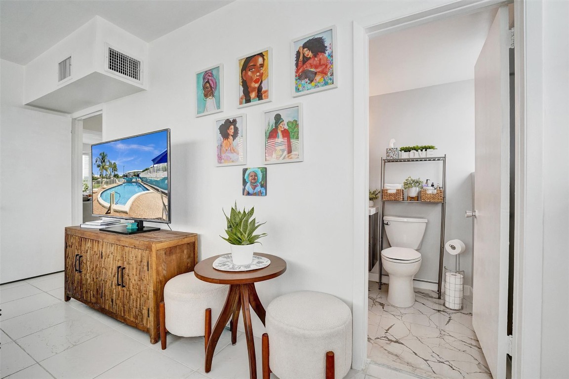 Breakwater Towers - Residential