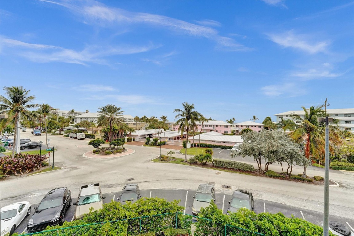 Breakwater Towers - Residential