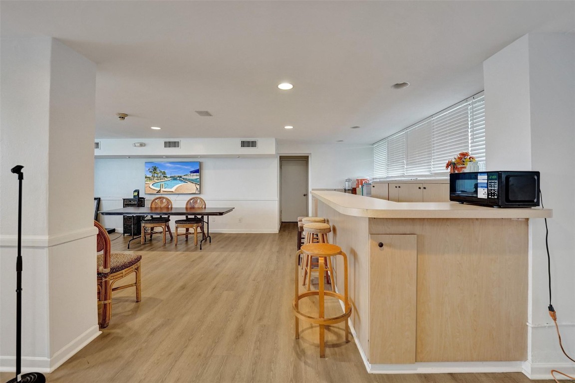 Breakwater Towers - Residential