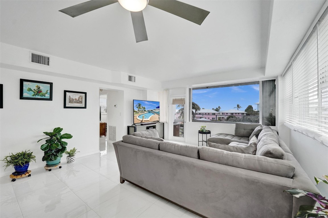 Breakwater Towers - Residential