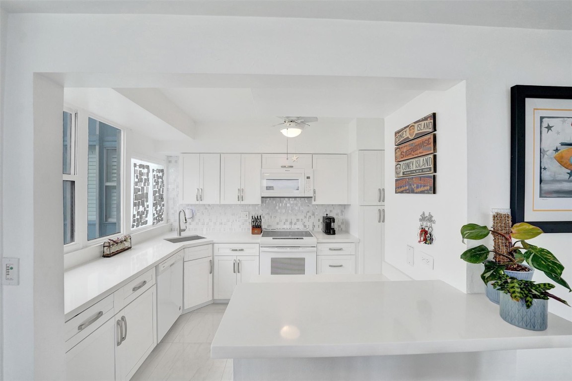 Breakwater Towers - Residential