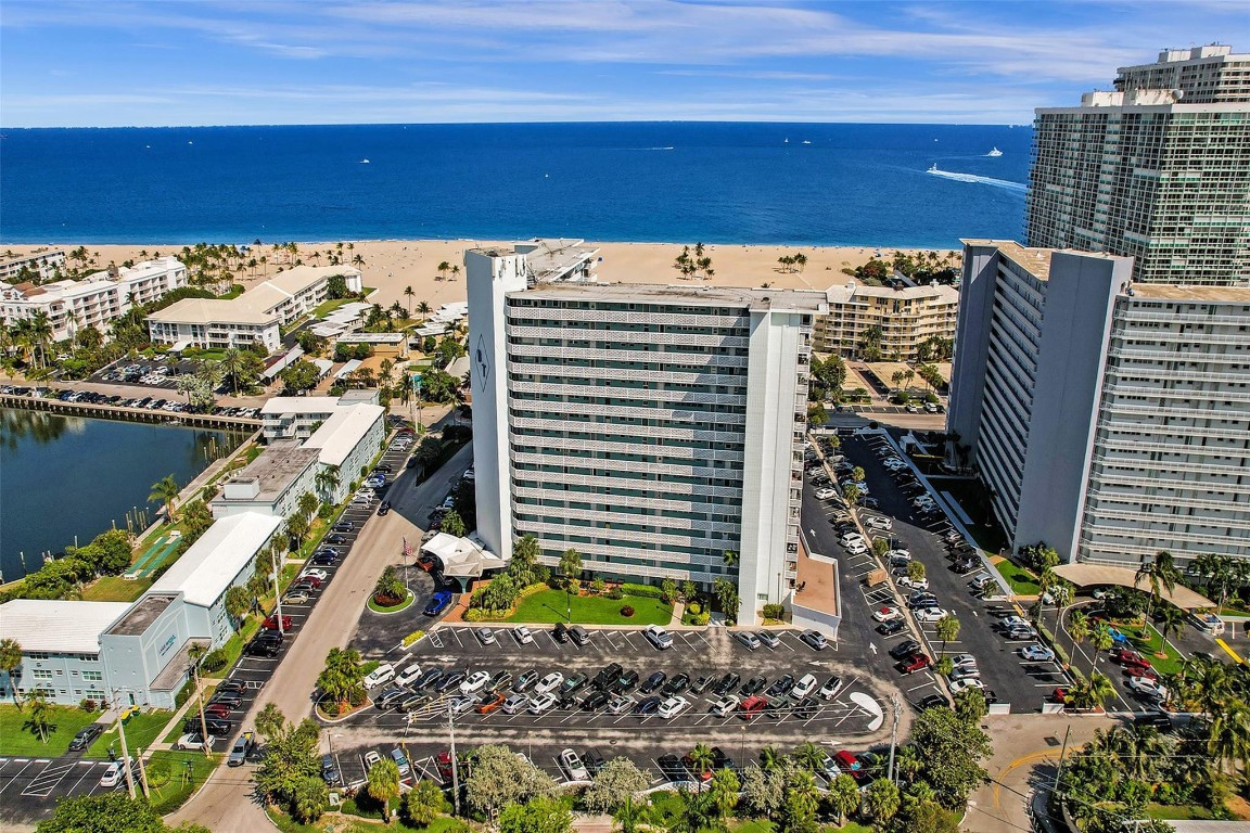 Breakwater Towers - Residential