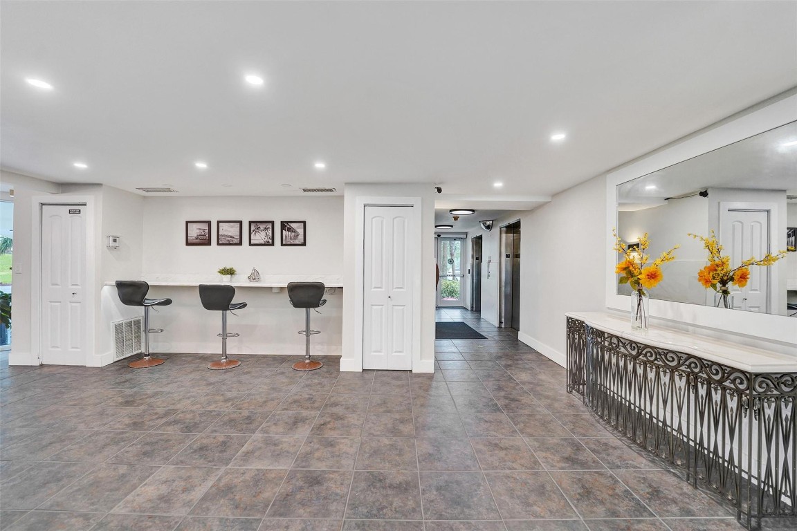 Breakwater Towers - Residential