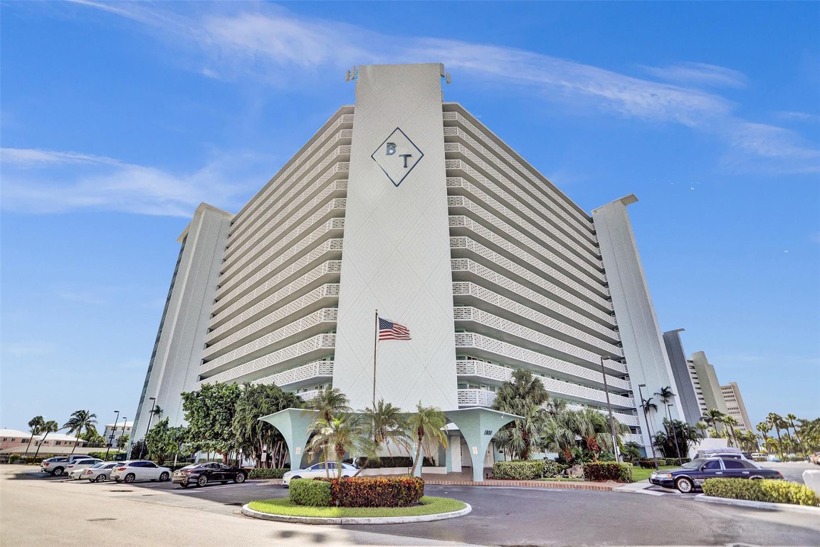 Breakwater Towers - Residential