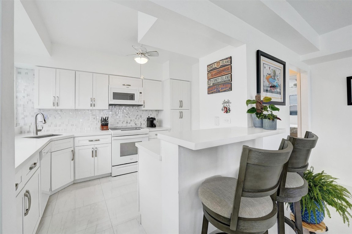 Breakwater Towers - Residential