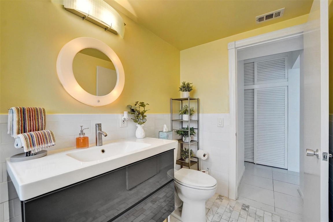 Breakwater Towers - Residential