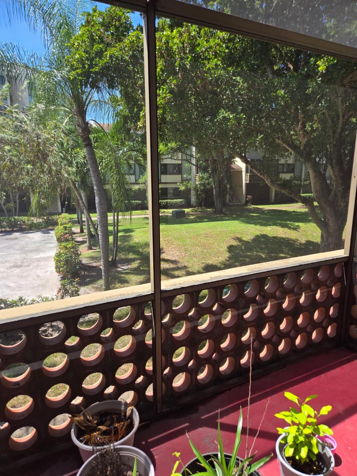 INVERRARY GARDENS - Residential