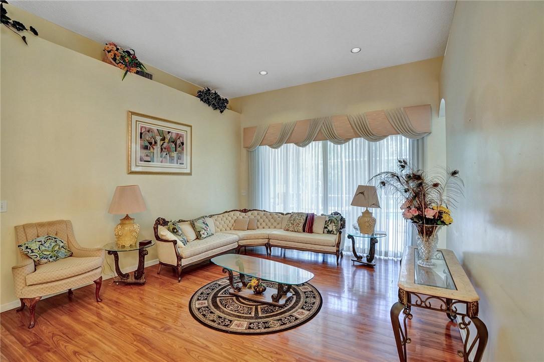 Boulevard Forest 113-39 B - Residential