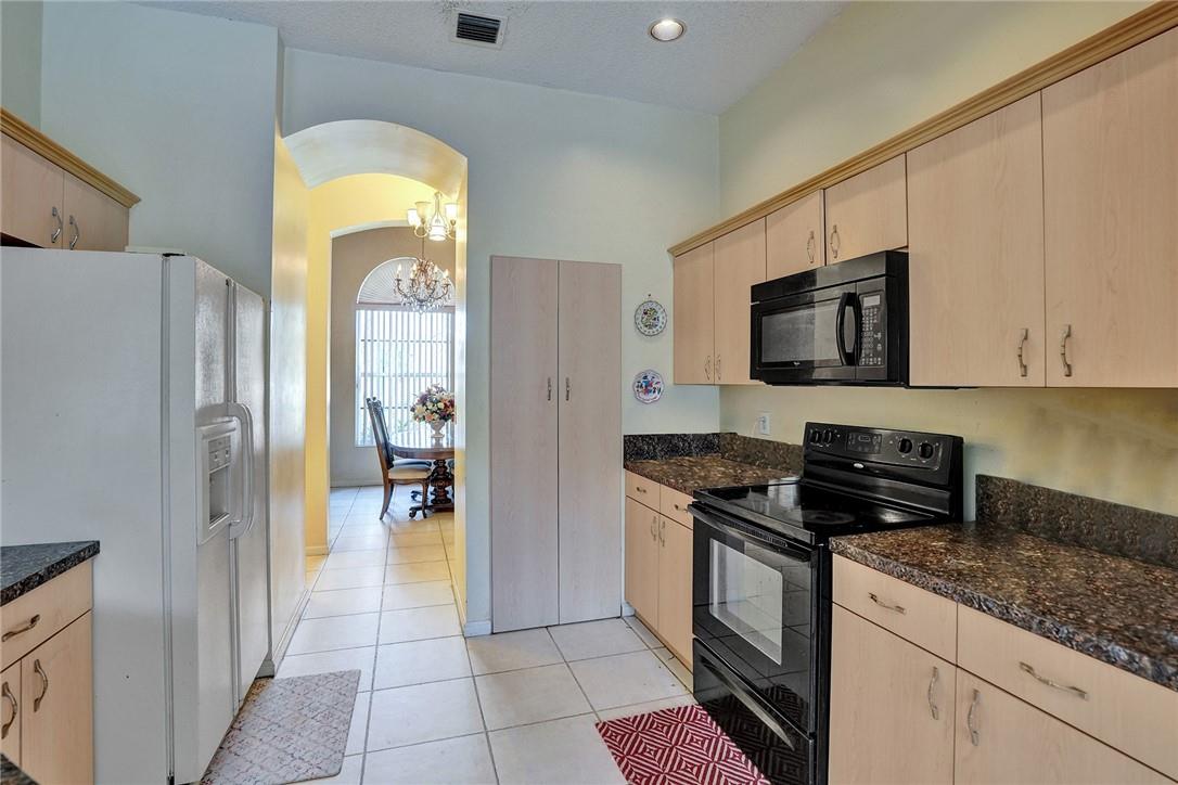 Boulevard Forest 113-39 B - Residential