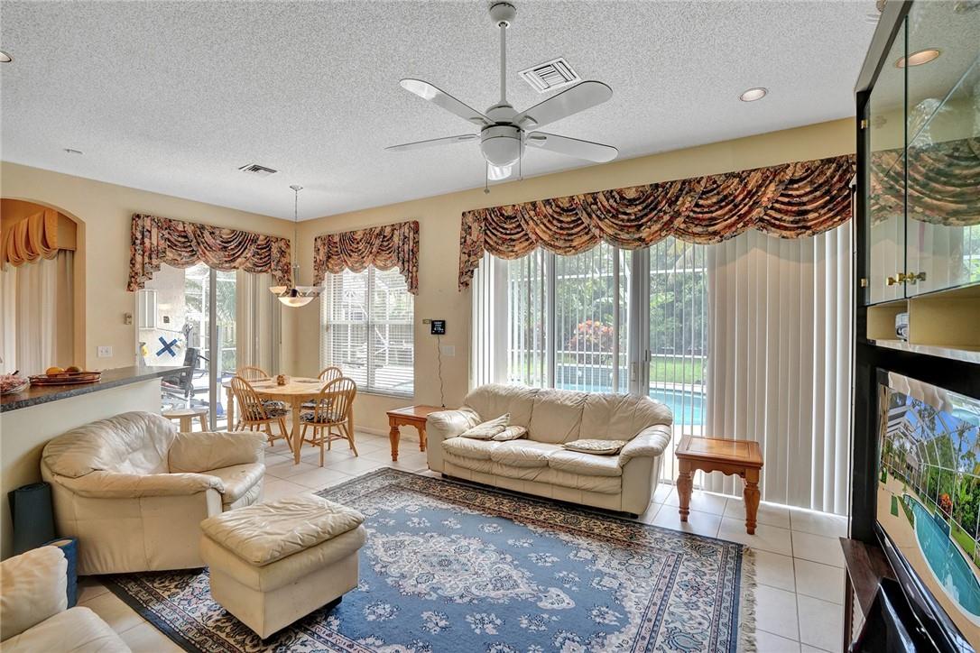 Boulevard Forest 113-39 B - Residential