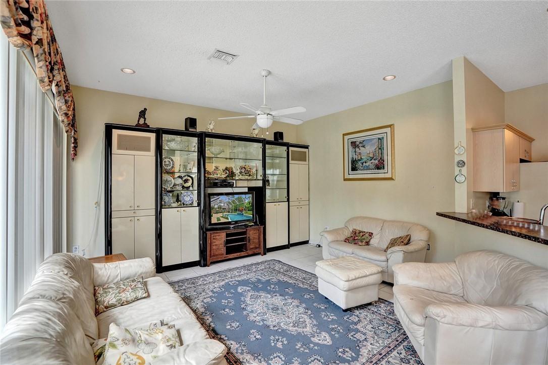 Boulevard Forest 113-39 B - Residential