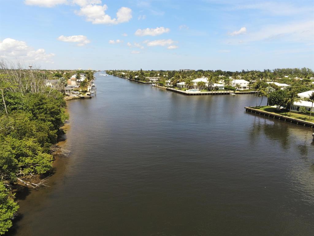 PLACE AU SOLEIL - Land